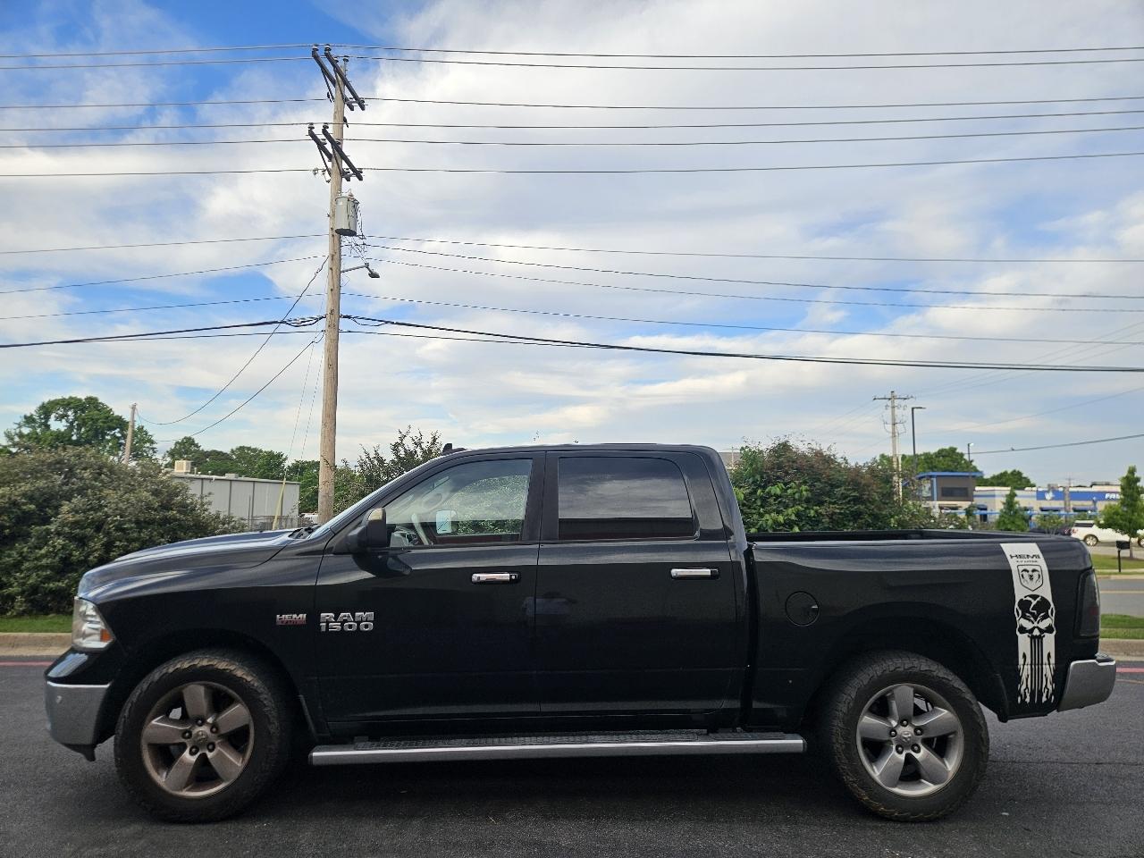 RAM 1500 Big Horn 4x4 Crew Cab 5'7" Box 2017