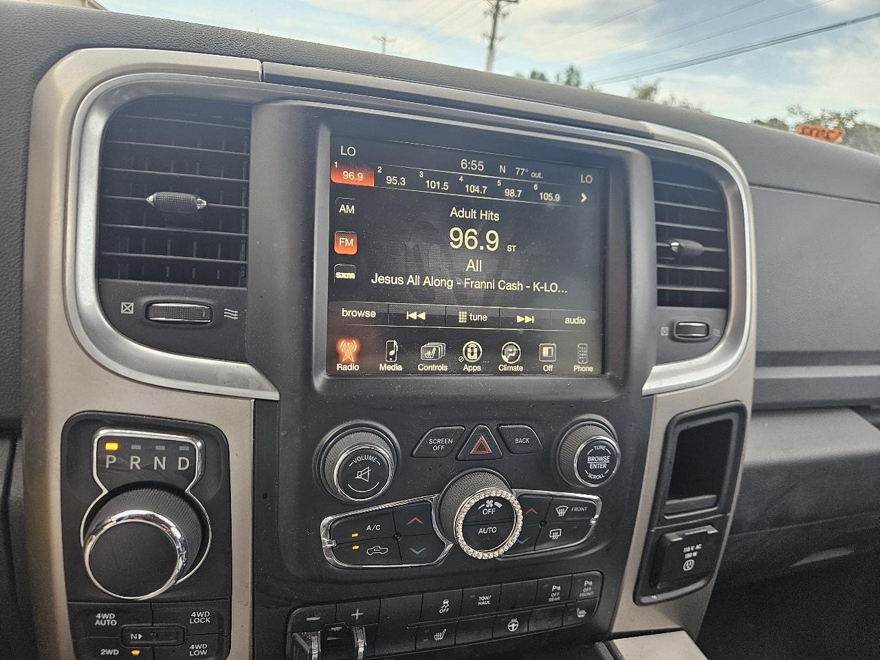 RAM 1500 Big Horn 4x4 Crew Cab 5'7" Box 2017