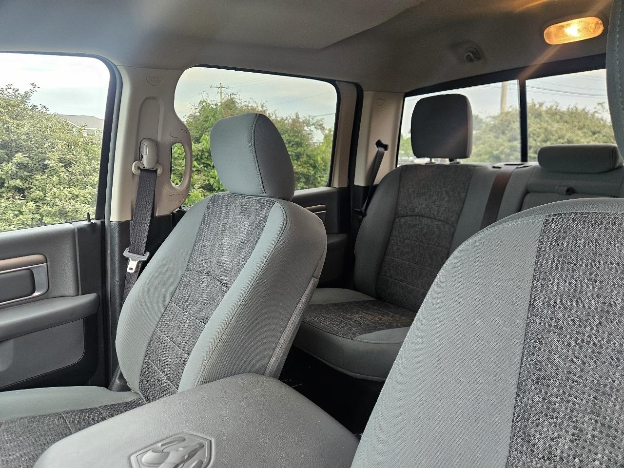 RAM 1500 Big Horn 4x4 Crew Cab 5'7" Box 2017