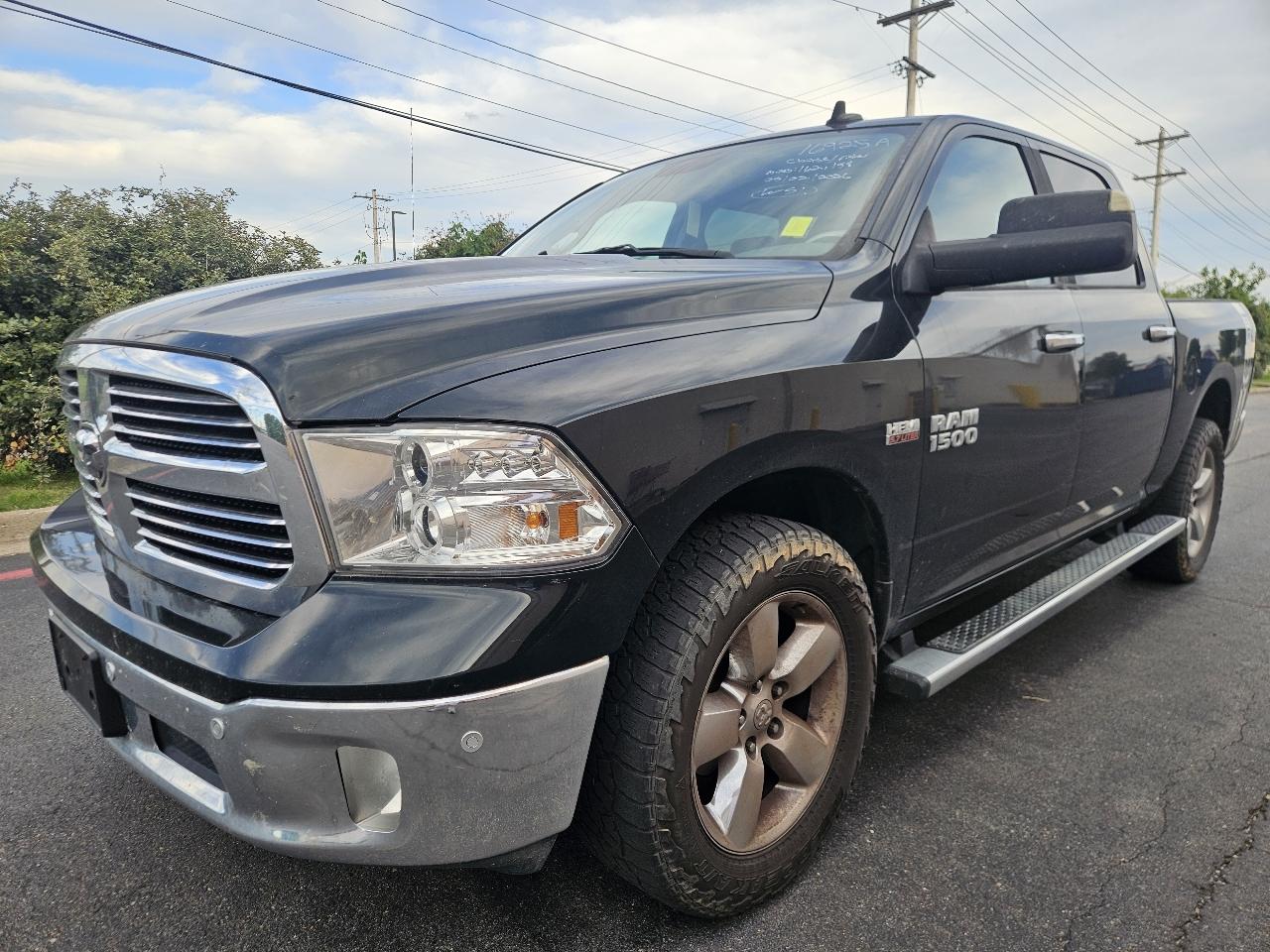 RAM 1500 Big Horn 4x4 Crew Cab 5'7" Box 2017