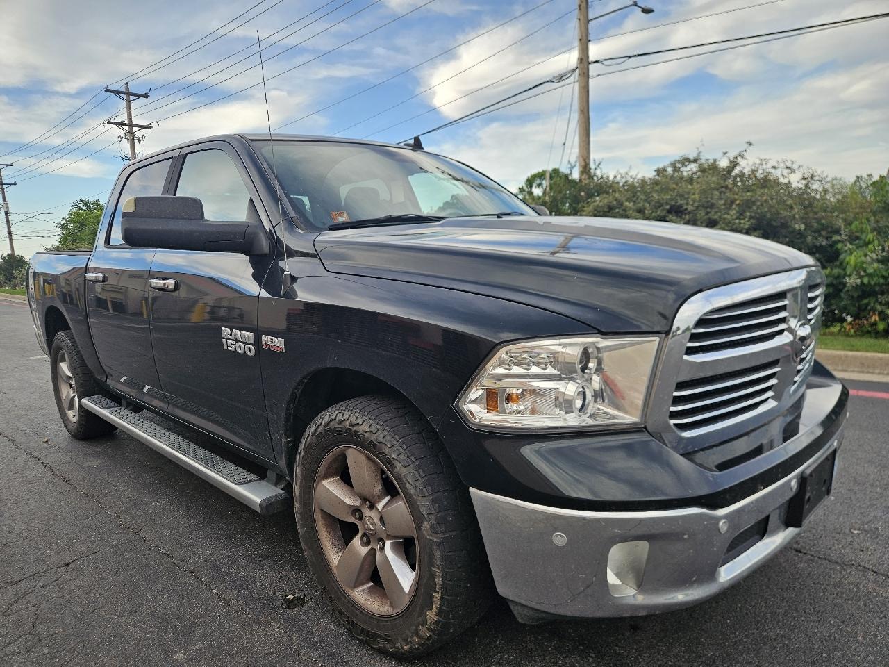 RAM 1500 Big Horn 4x4 Crew Cab 5'7" Box 2017