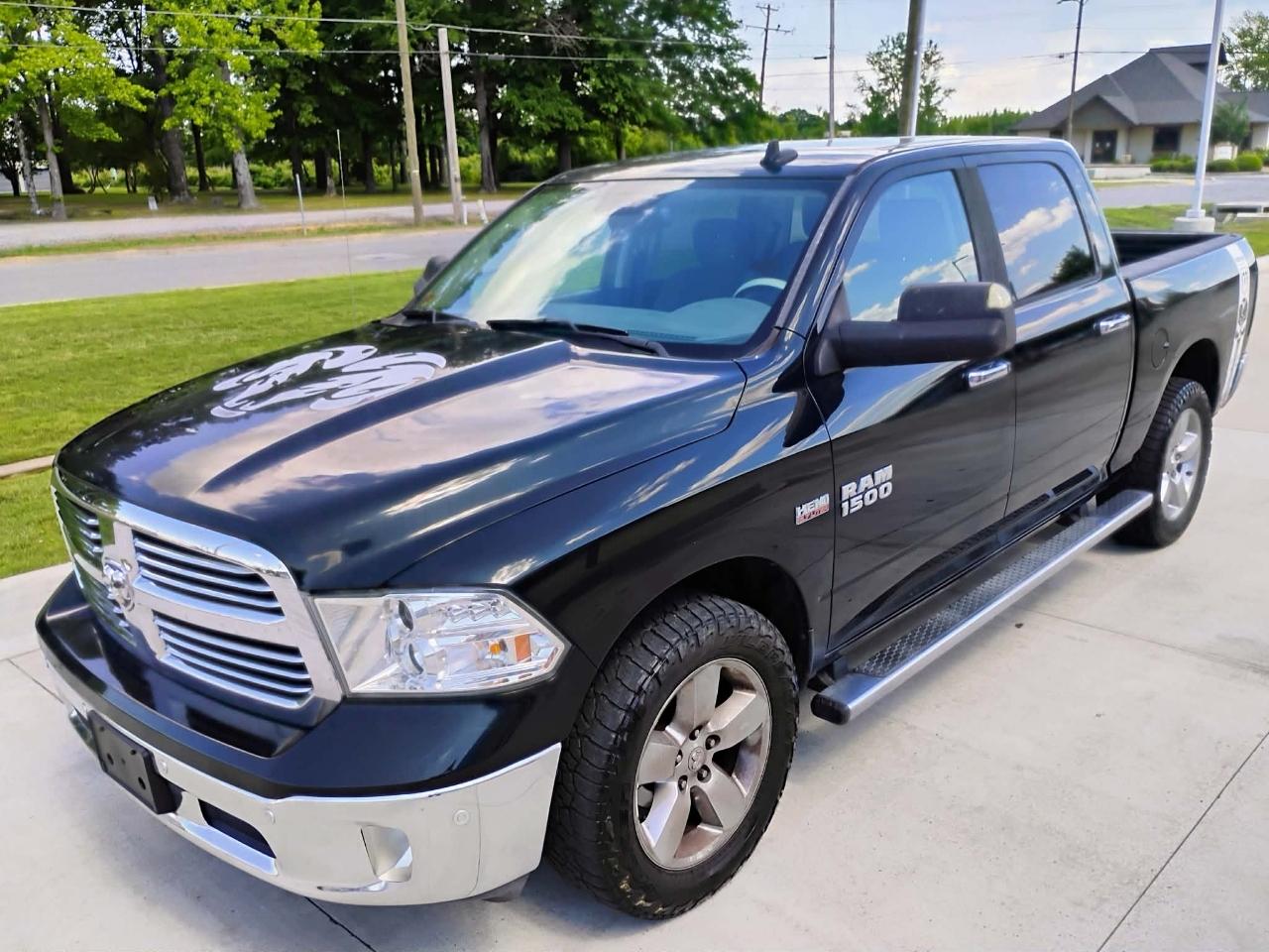 RAM 1500 Big Horn 4x4 Crew Cab 5'7" Box 2017
