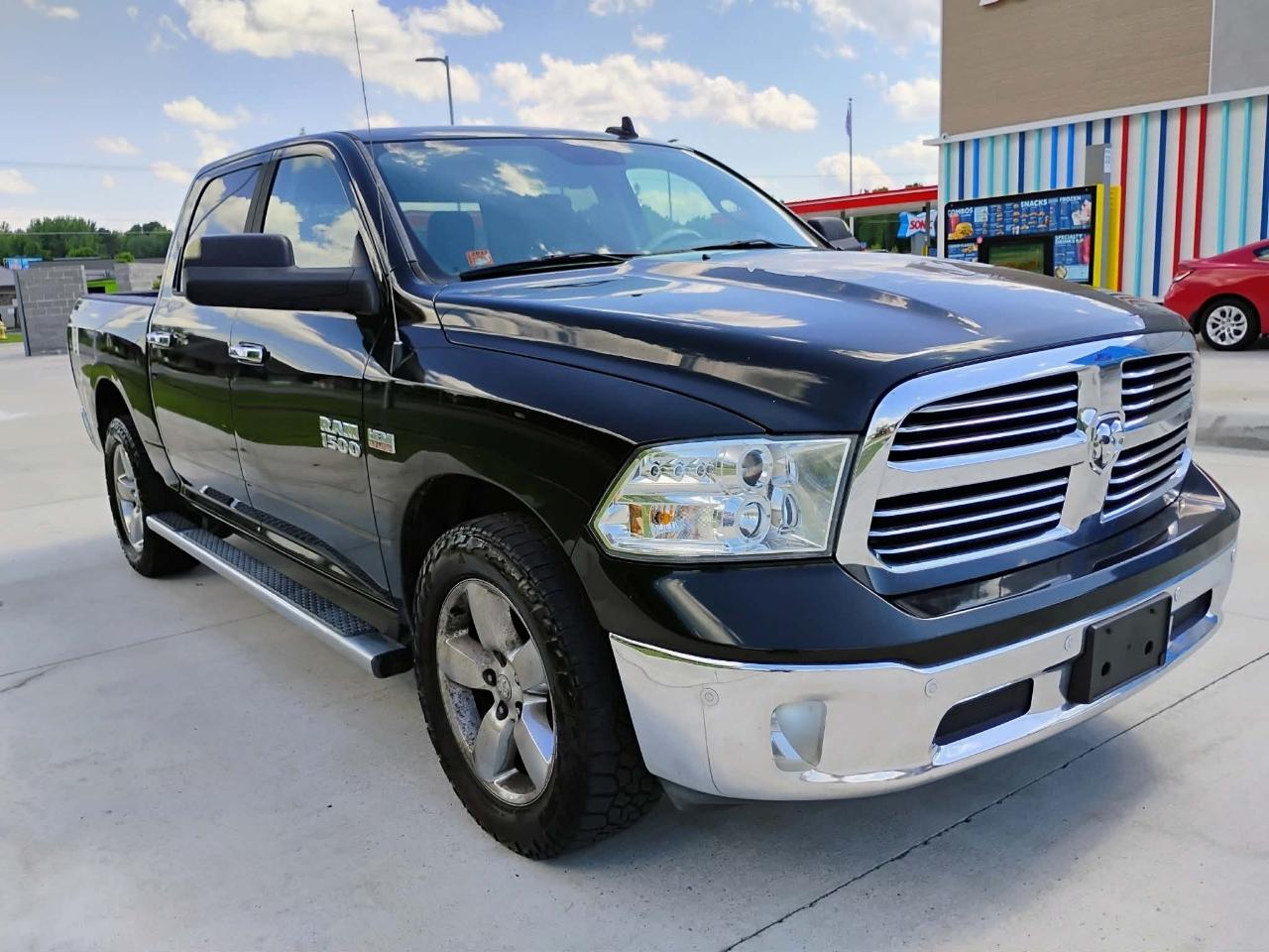 RAM 1500 Big Horn 4x4 Crew Cab 5'7" Box 2017