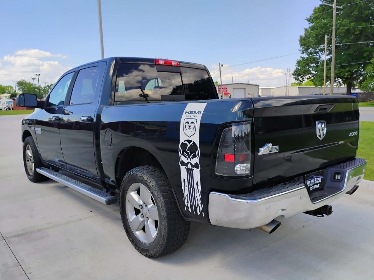 RAM 1500 Big Horn 4x4 Crew Cab 5'7" Box 2017