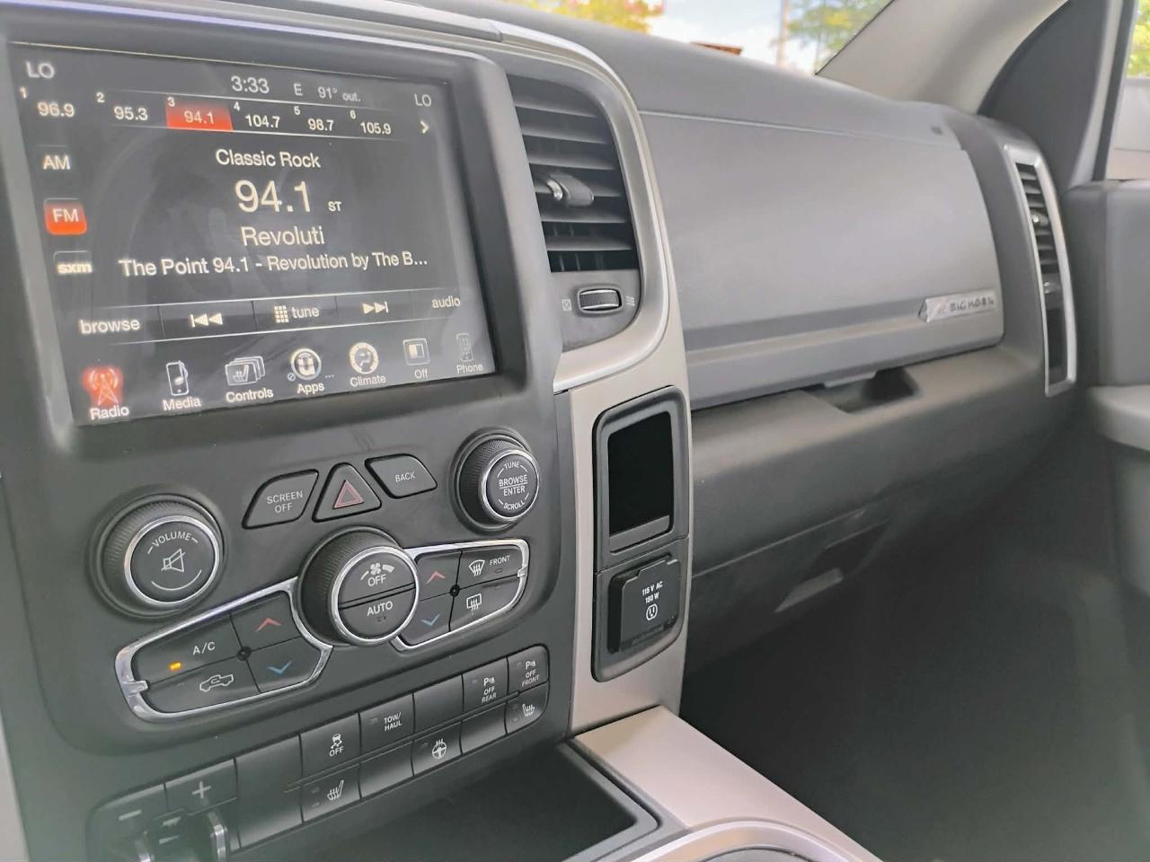 RAM 1500 Big Horn 4x4 Crew Cab 5'7" Box 2017