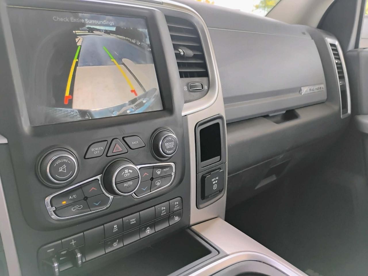 RAM 1500 Big Horn 4x4 Crew Cab 5'7" Box 2017