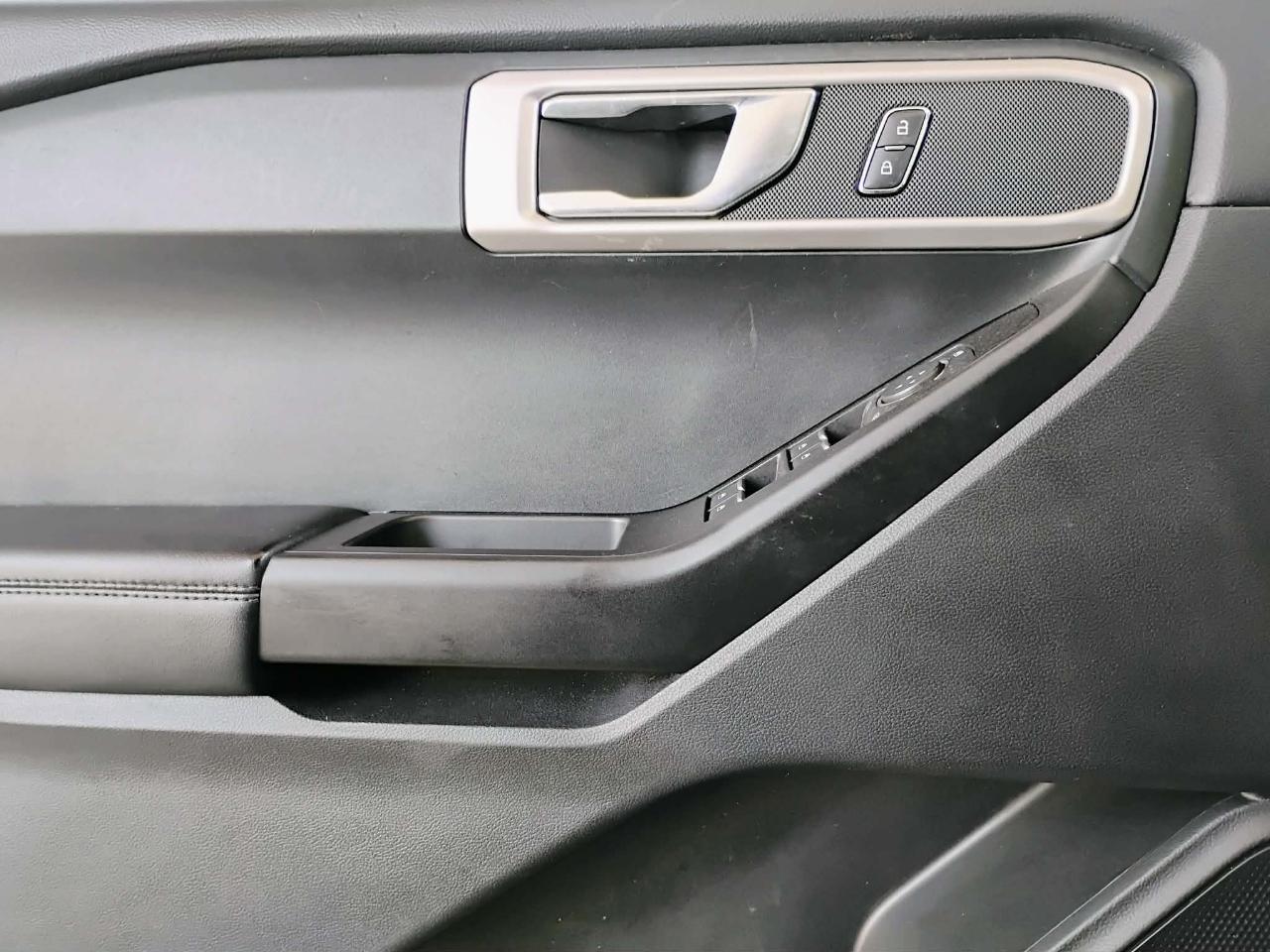 Ford Explorer Base RWD 2020