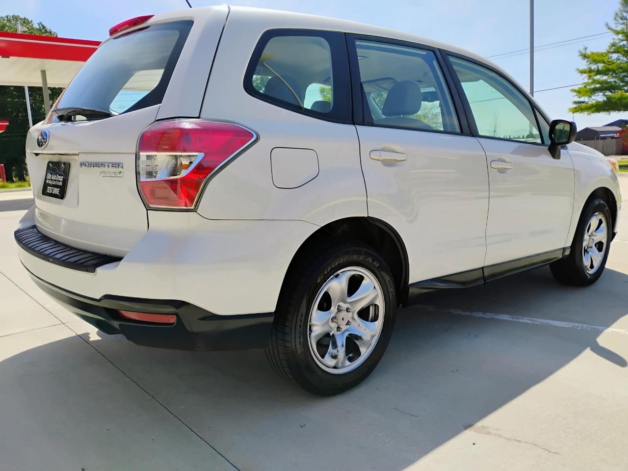 Subaru Forester 4dr Man 2.5i PZEV 2015