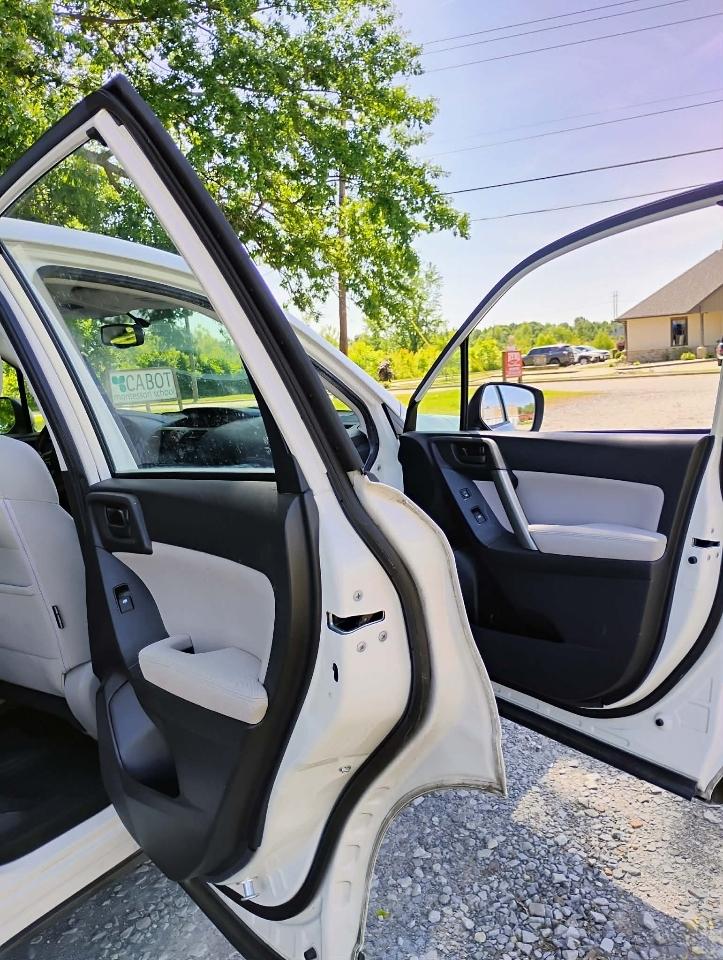 Subaru Forester 4dr Man 2.5i PZEV 2015