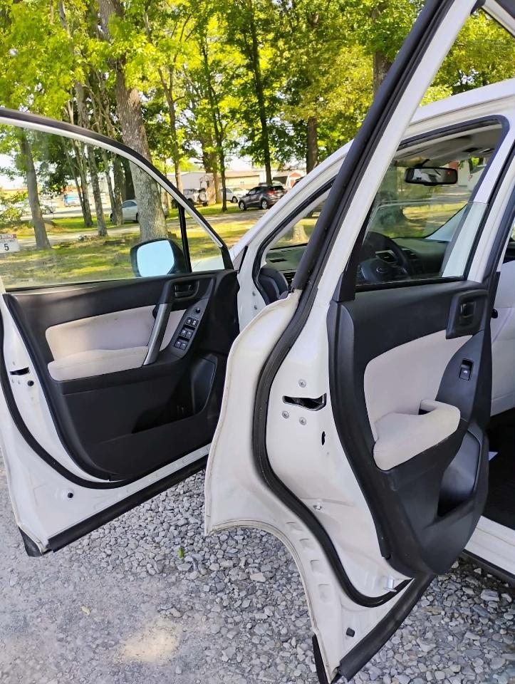 Subaru Forester 4dr Man 2.5i PZEV 2015