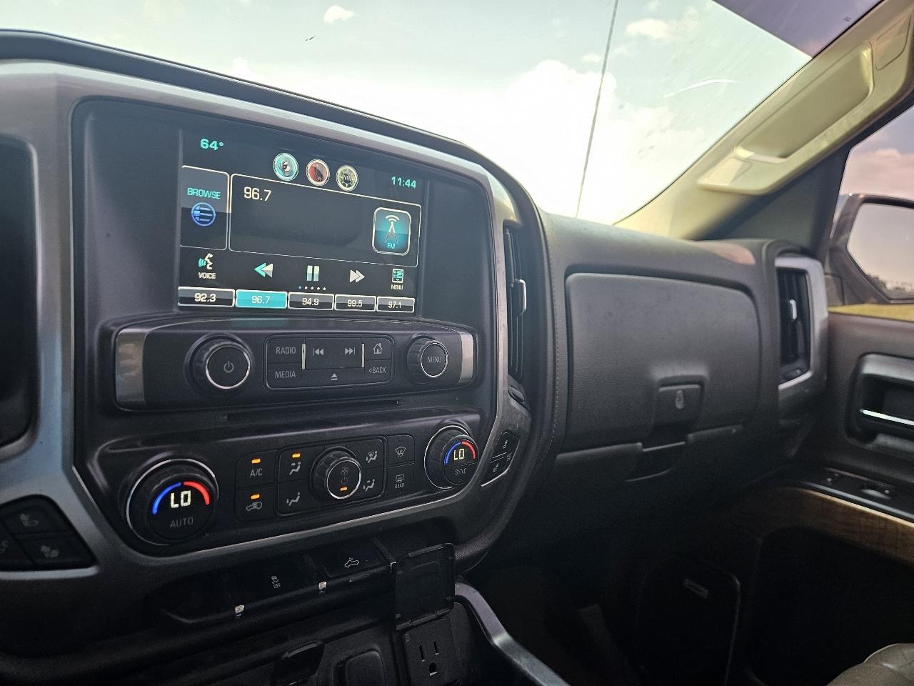 Chevrolet Silverado 1500 4WD Crew Cab 143.5" LTZ w/1LZ 2015