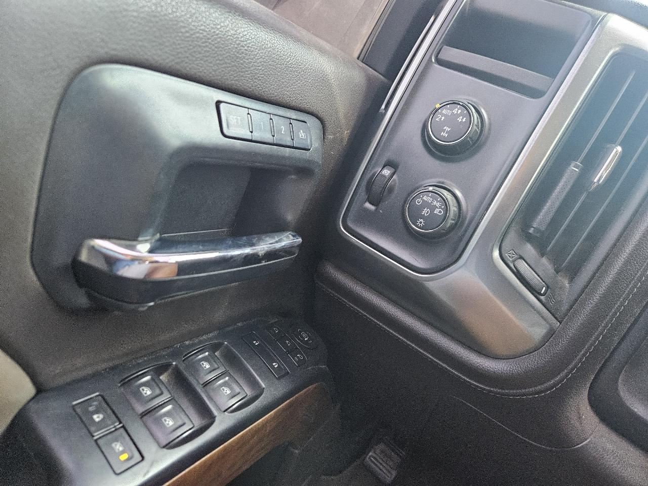 Chevrolet Silverado 1500 4WD Crew Cab 143.5" LTZ w/1LZ 2015