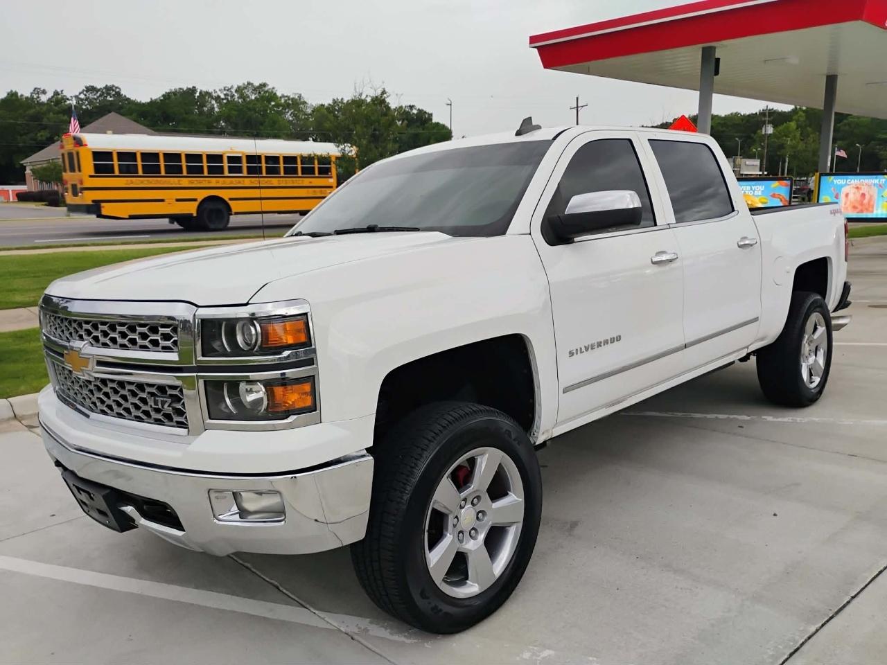 2015 Chevrolet Silverado 1500 4WD Crew Cab 143.5" LTZ w/1LZ