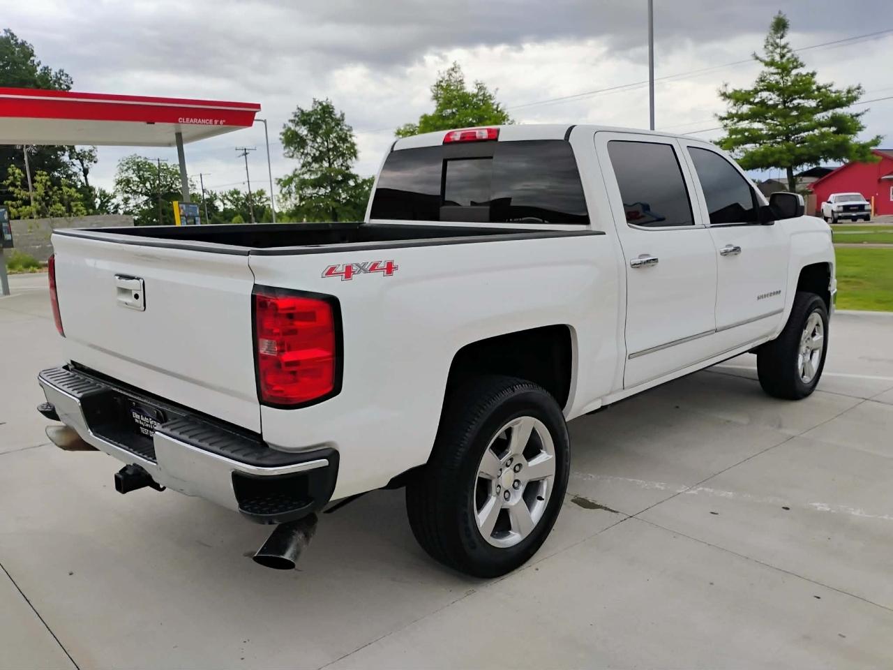 Chevrolet Silverado 1500 4WD Crew Cab 143.5" LTZ w/1LZ 2015