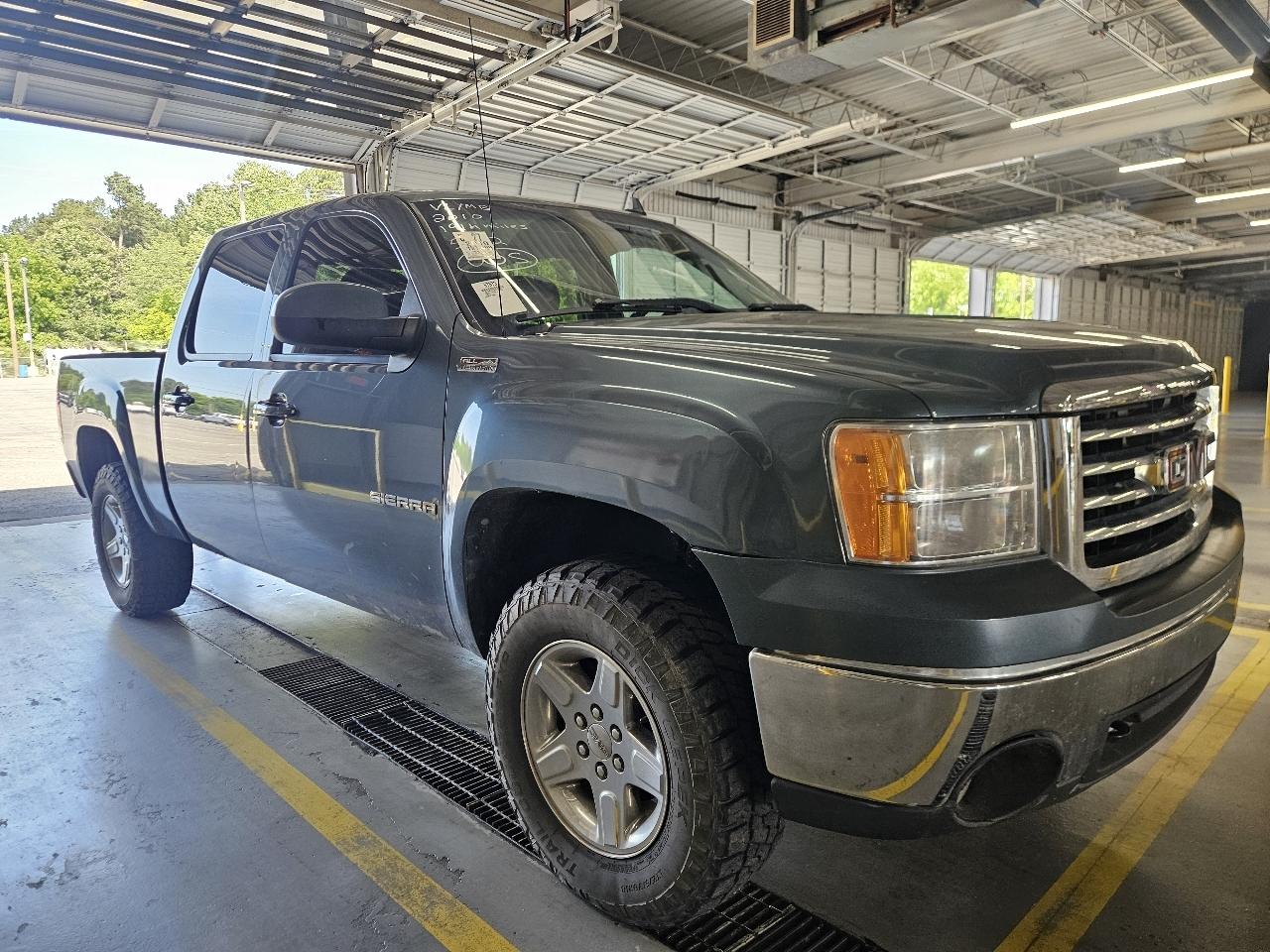GMC Sierra 1500 4WD Crew Cab 143.5" SLE 2010