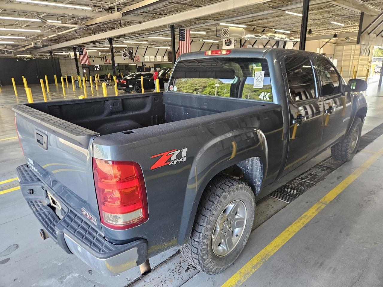 GMC Sierra 1500 4WD Crew Cab 143.5" SLE 2010