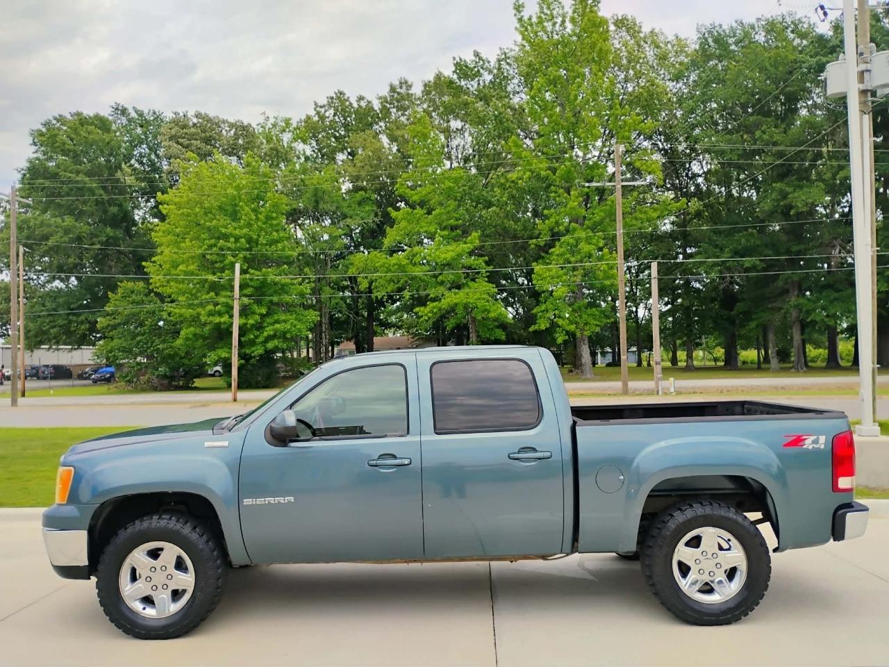 GMC Sierra 1500 4WD Crew Cab 143.5" SLE 2010