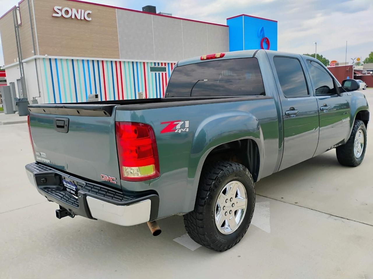 GMC Sierra 1500 4WD Crew Cab 143.5" SLE 2010