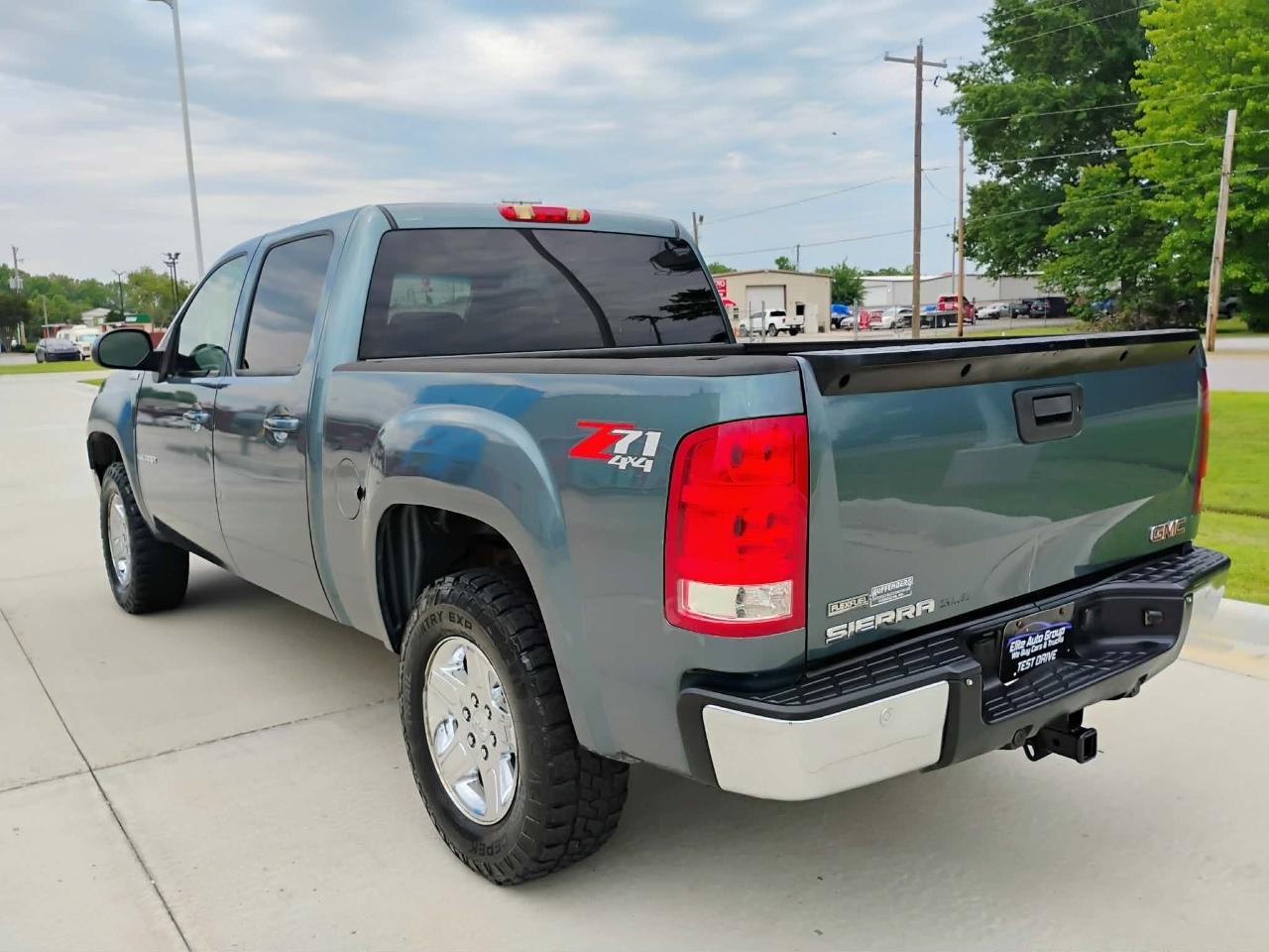 GMC Sierra 1500 4WD Crew Cab 143.5" SLE 2010