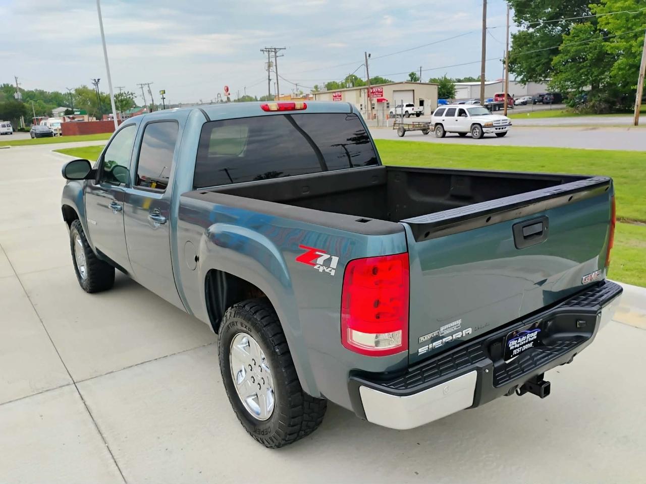 GMC Sierra 1500 4WD Crew Cab 143.5" SLE 2010