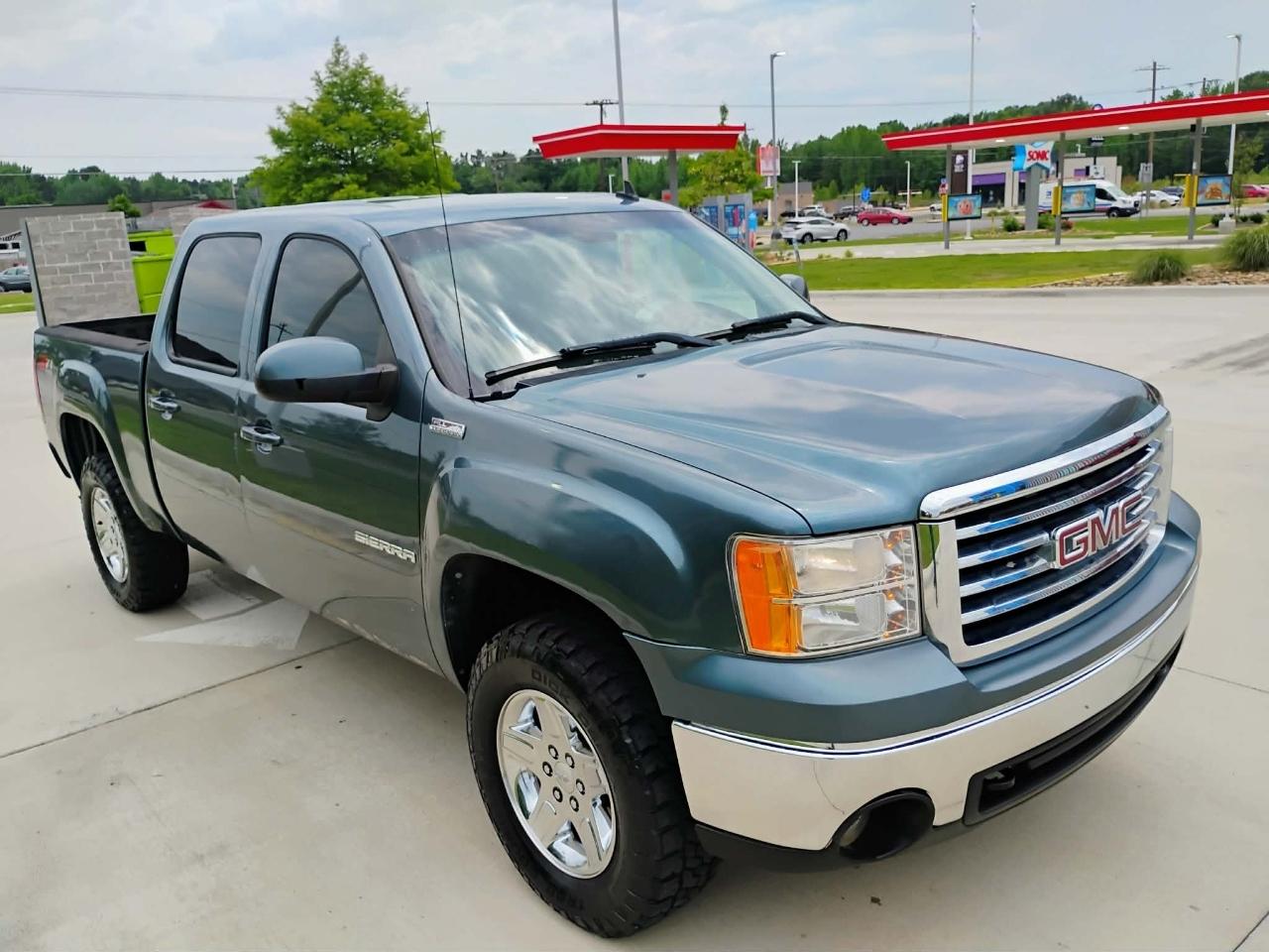 GMC Sierra 1500 4WD Crew Cab 143.5" SLE 2010