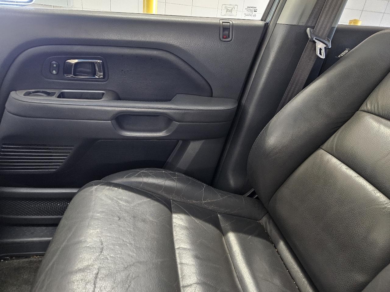 Honda Pilot 2WD EX-L AT with RES 2006