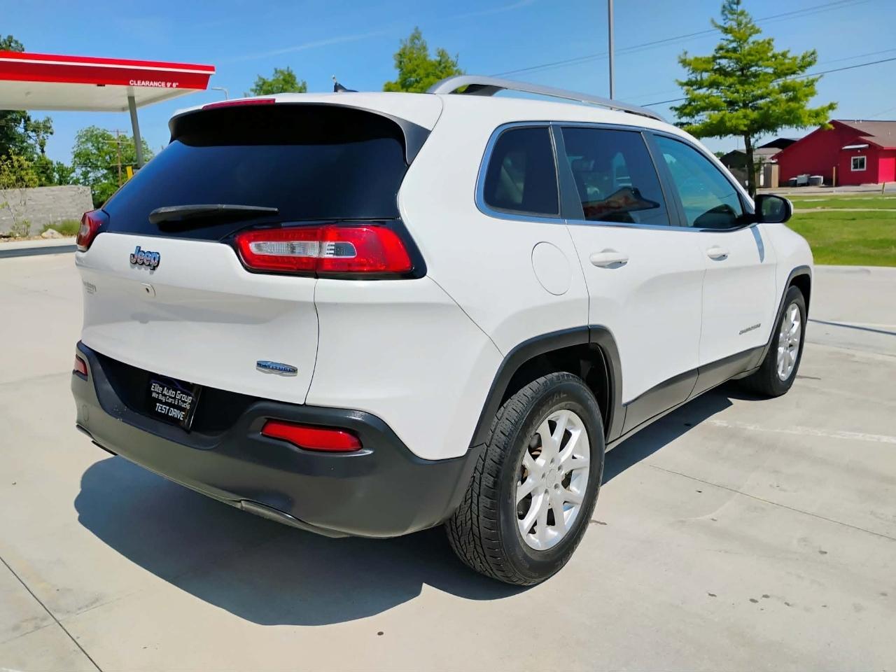 Jeep Cherokee FWD 4dr Latitude 2016