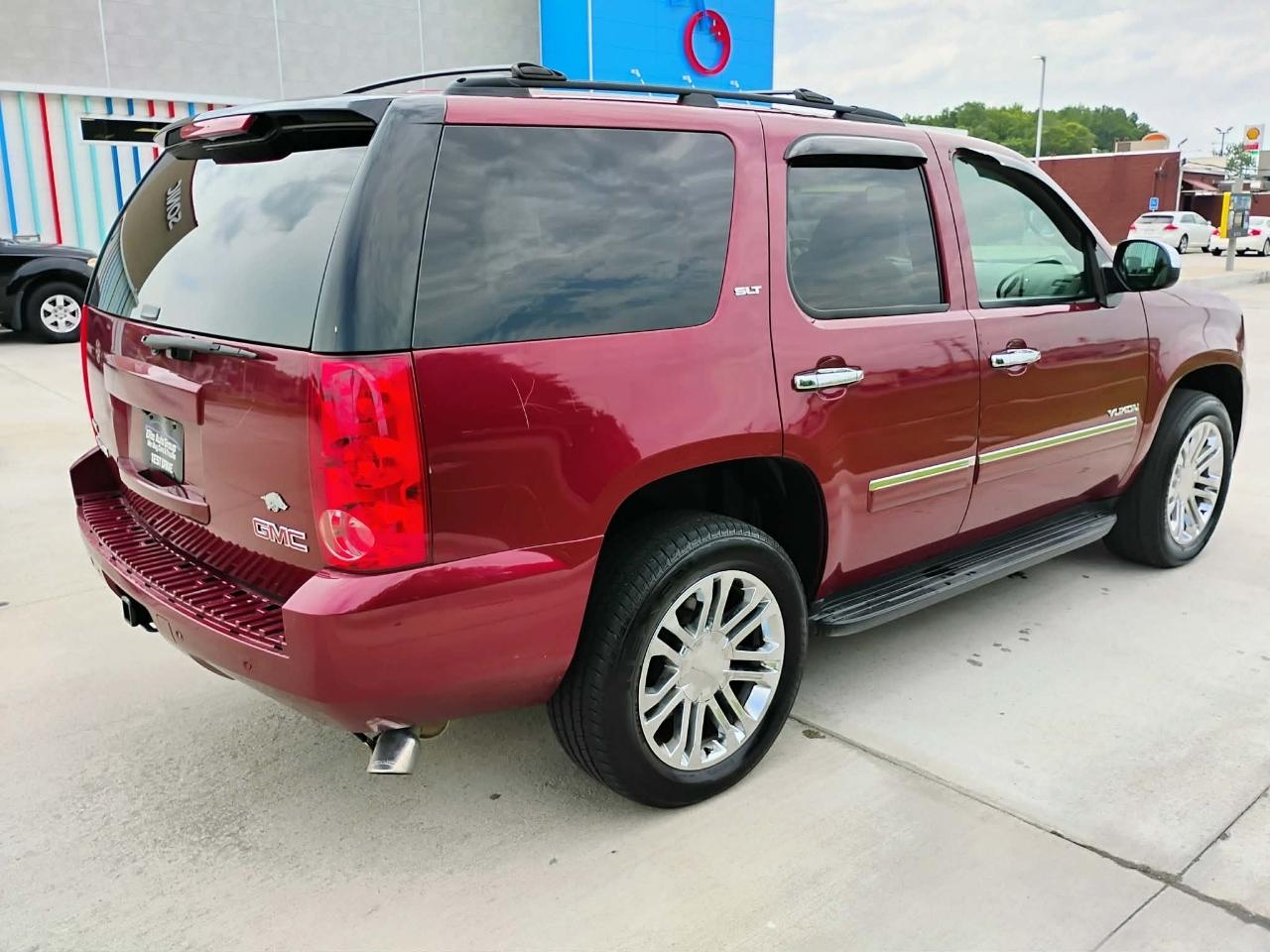 GMC Yukon 4WD 4dr 1500 SLT 2011