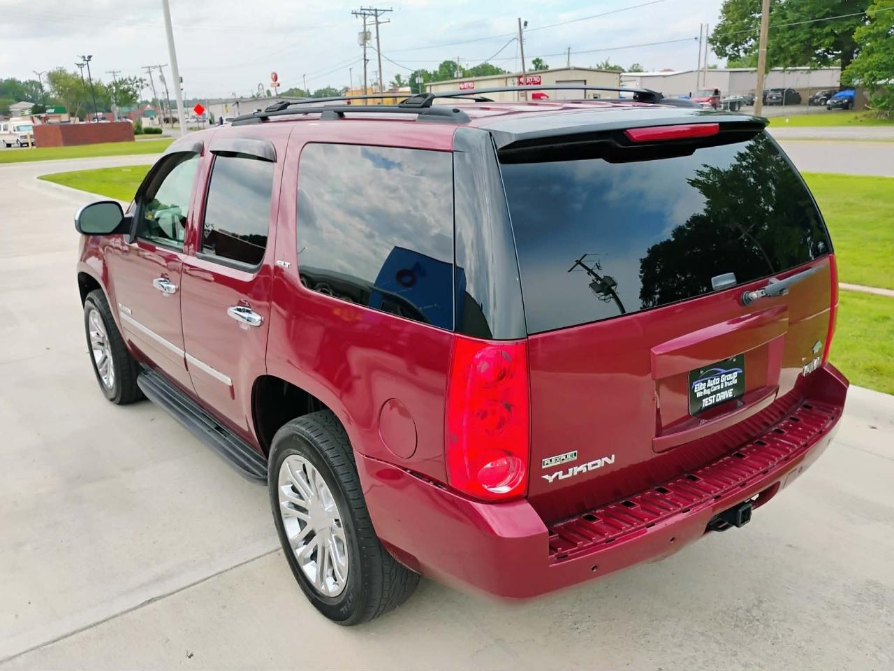 GMC Yukon 4WD 4dr 1500 SLT 2011