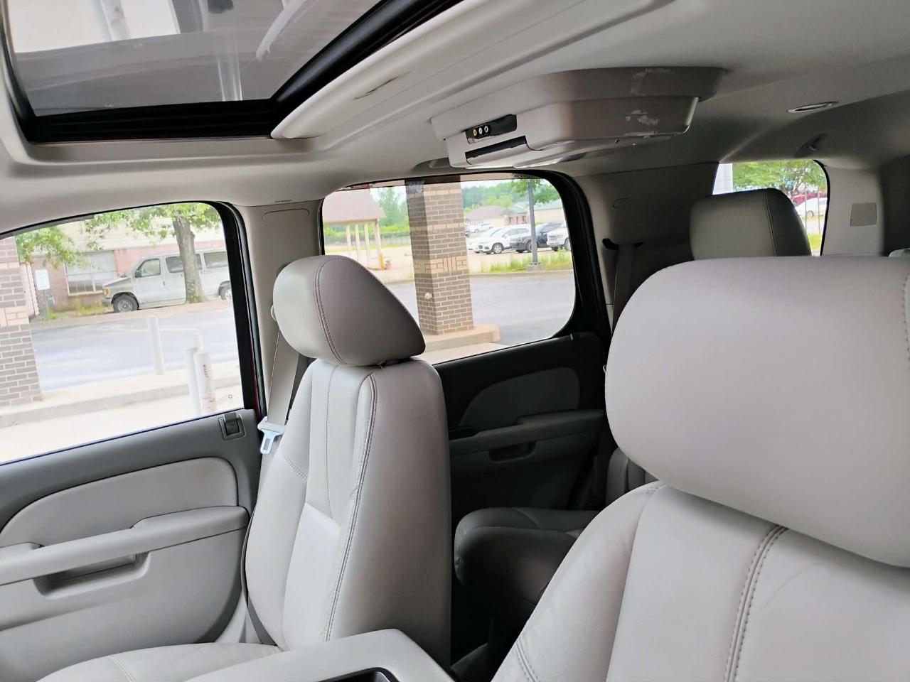 GMC Yukon 4WD 4dr 1500 SLT 2011