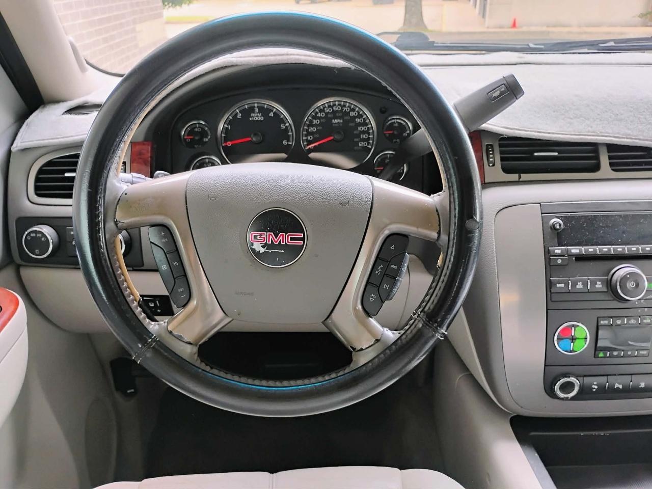 GMC Yukon 4WD 4dr 1500 SLT 2011
