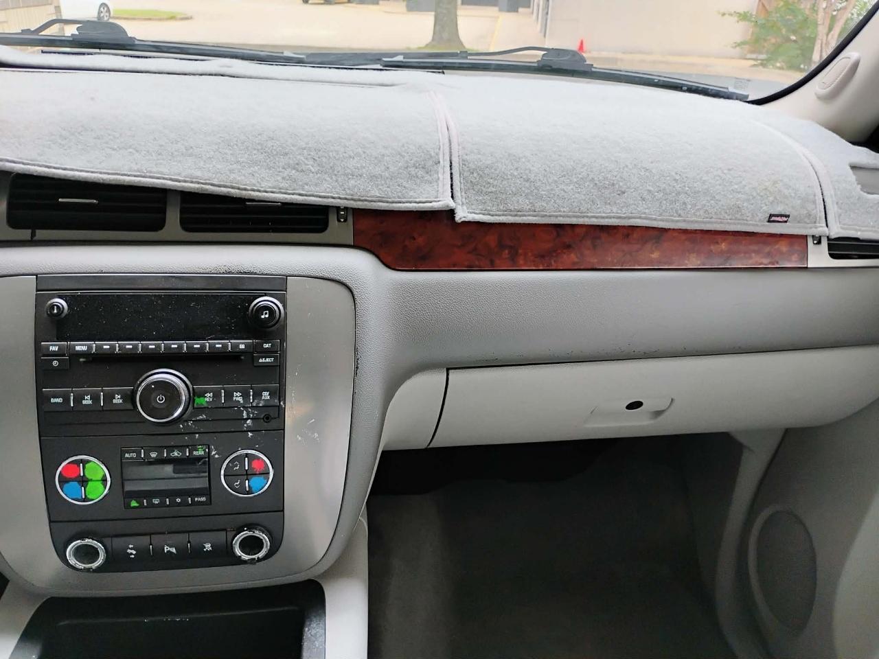 GMC Yukon 4WD 4dr 1500 SLT 2011
