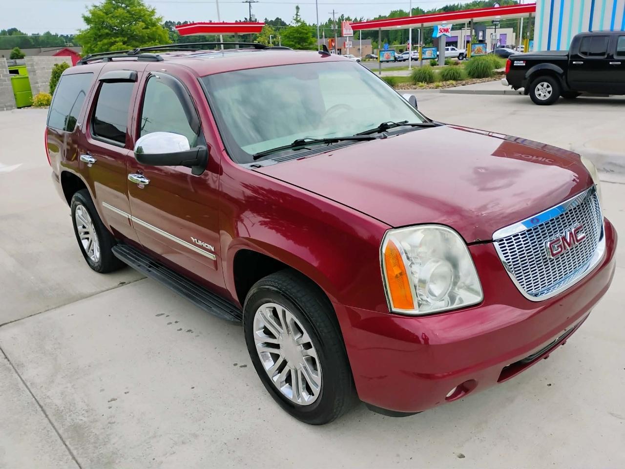 GMC Yukon 4WD 4dr 1500 SLT 2011