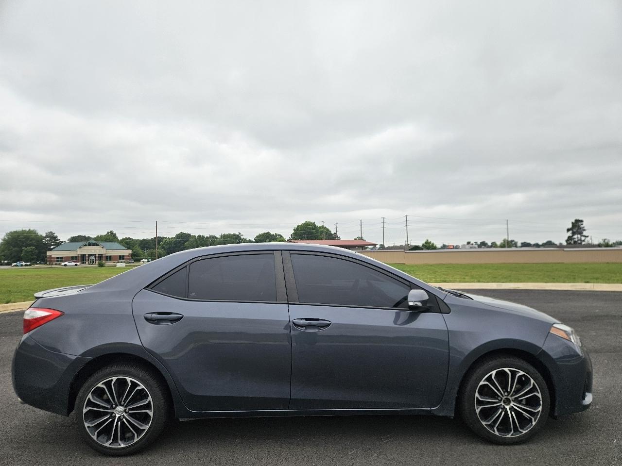 Toyota Corolla 4dr Sdn CVT LE Premium (Natl) 2014