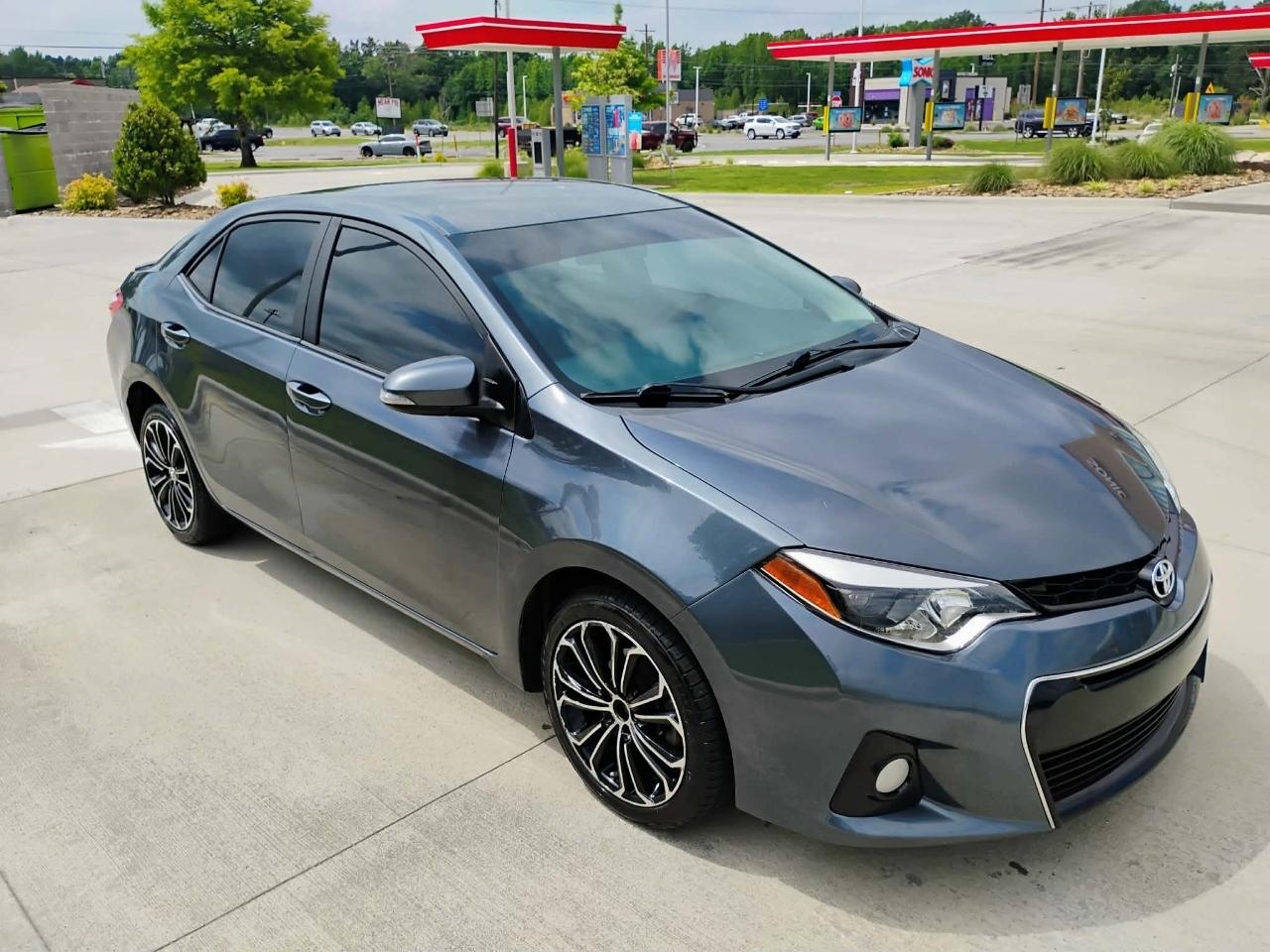 Toyota Corolla 4dr Sdn CVT LE Premium (Natl) 2014