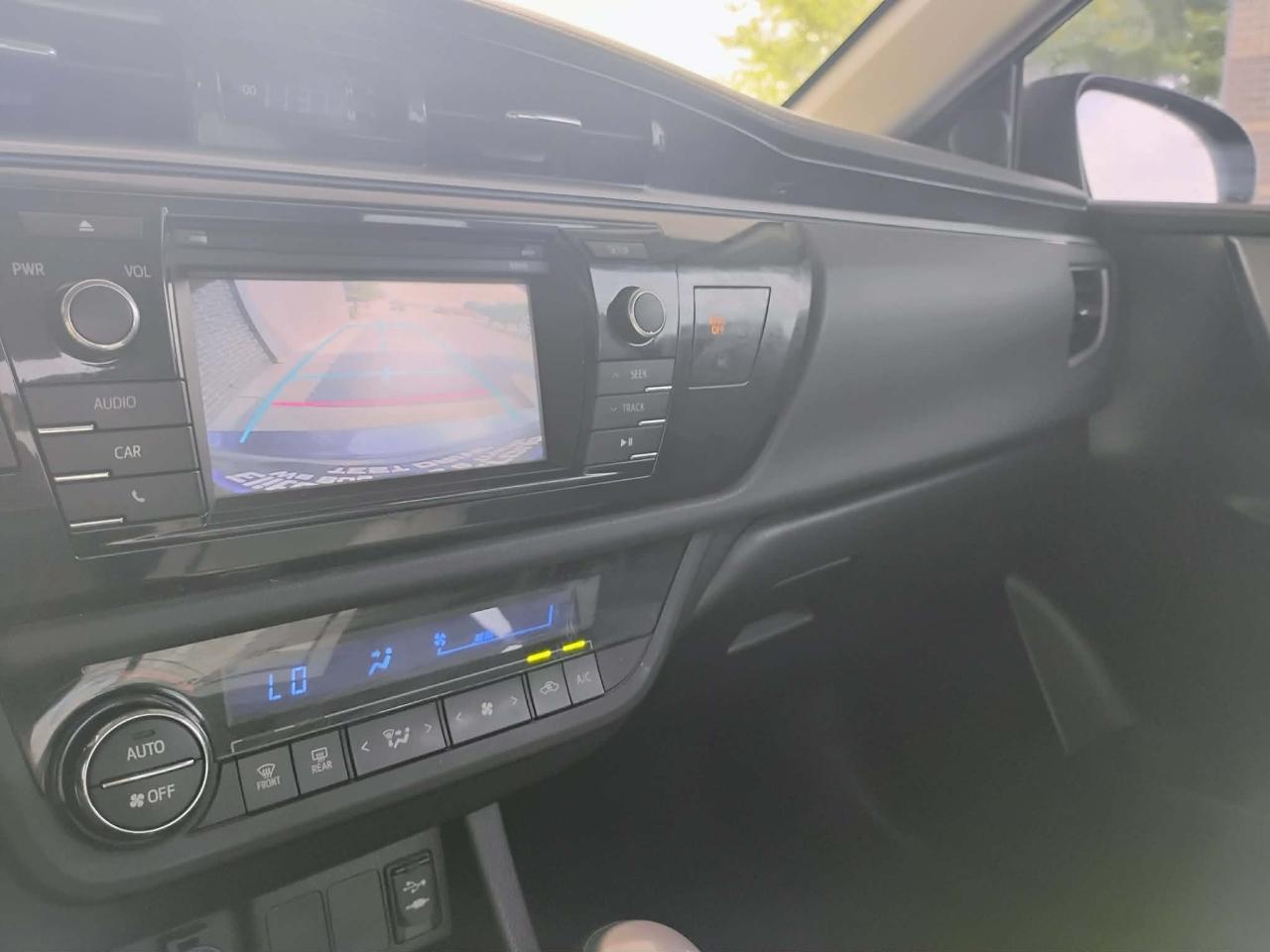 Toyota Corolla 4dr Sdn CVT LE Premium (Natl) 2014
