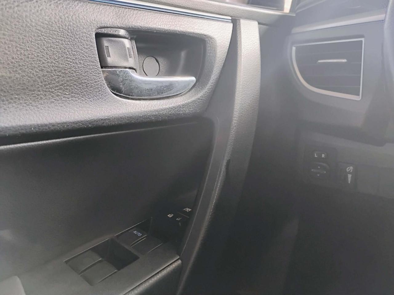 Toyota Corolla 4dr Sdn CVT LE Premium (Natl) 2014
