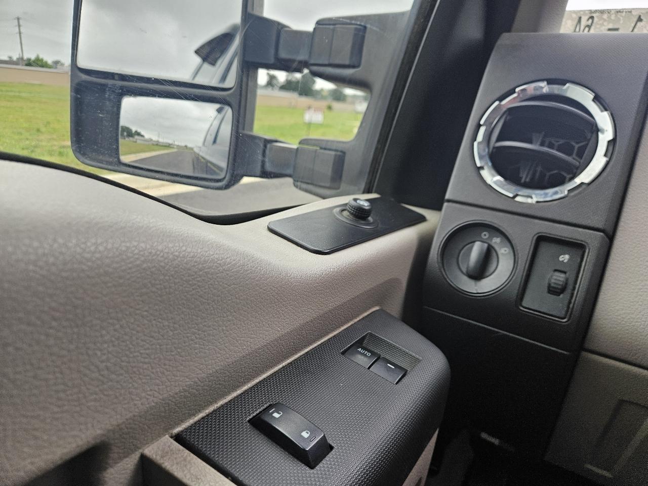 Ford Super Duty F-250 SRW 2WD SuperCab 142" Lariat 2009