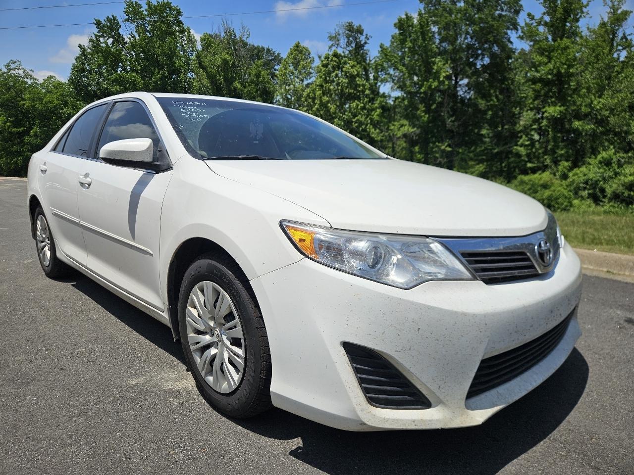 Toyota Camry 4dr Sdn I4 Auto XLE (Natl) 2013