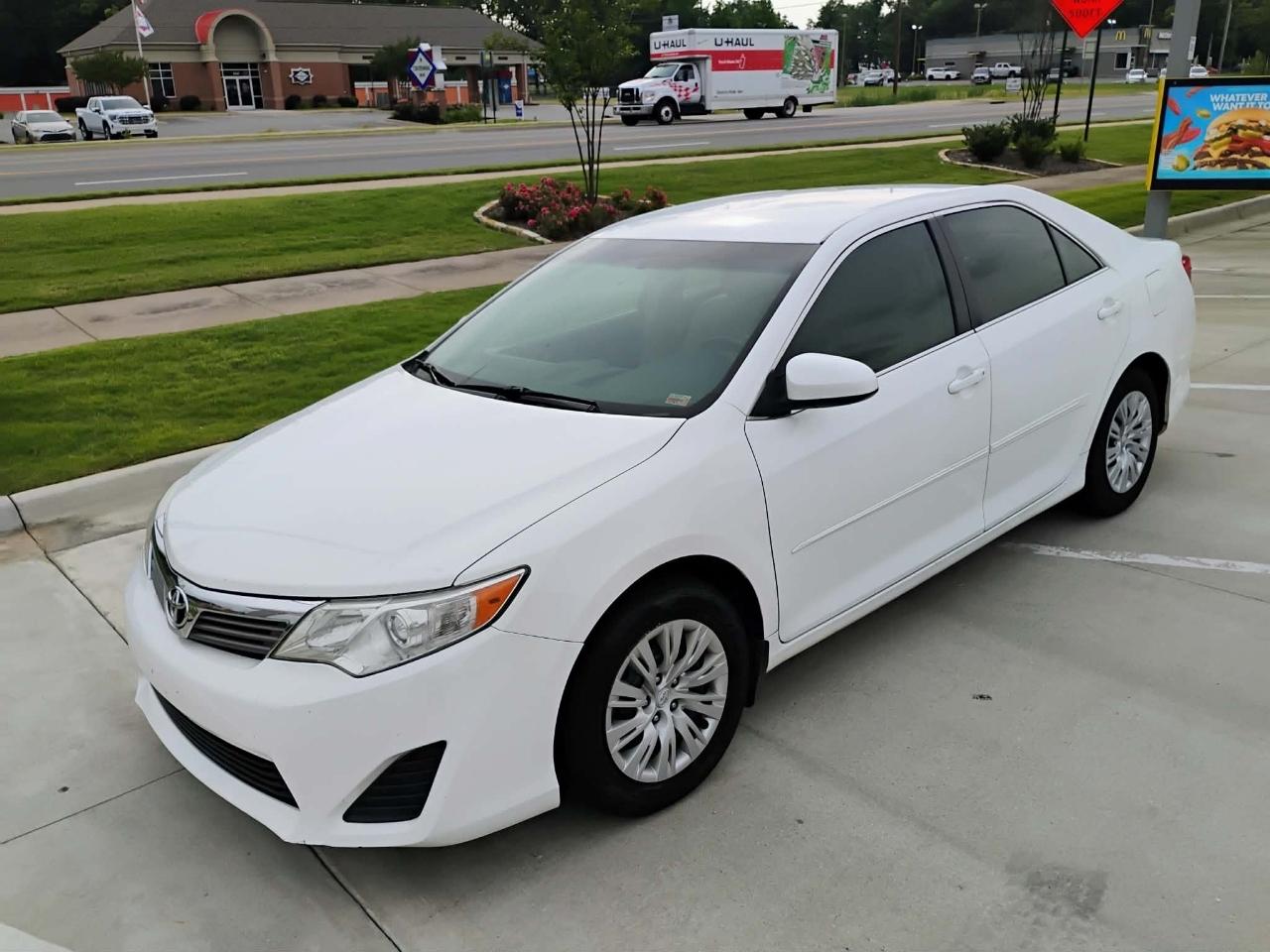Toyota Camry 4dr Sdn I4 Auto XLE (Natl) 2013