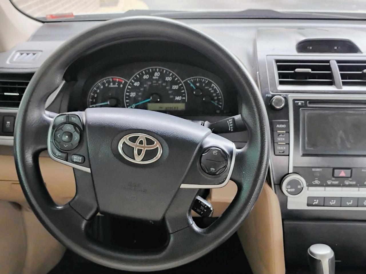 Toyota Camry 4dr Sdn I4 Auto XLE (Natl) 2013