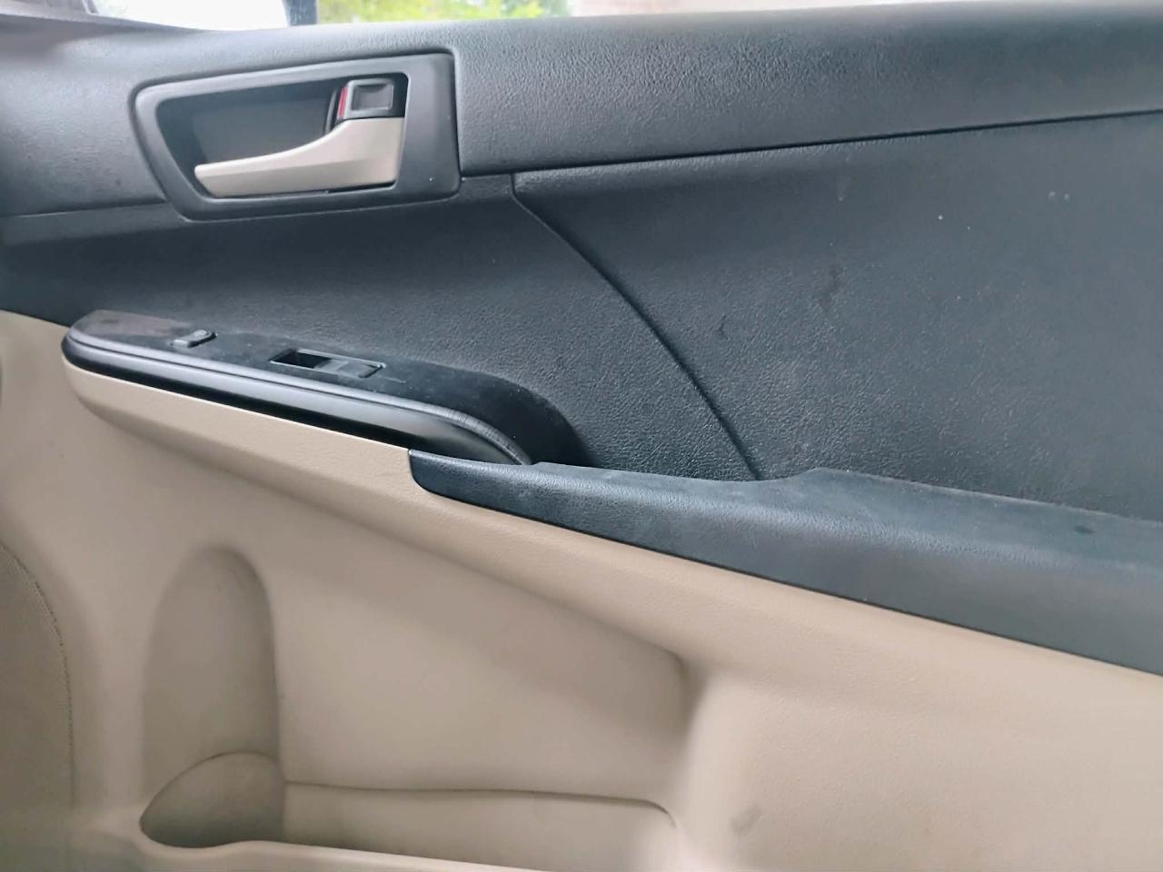 Toyota Camry 4dr Sdn I4 Auto XLE (Natl) 2013