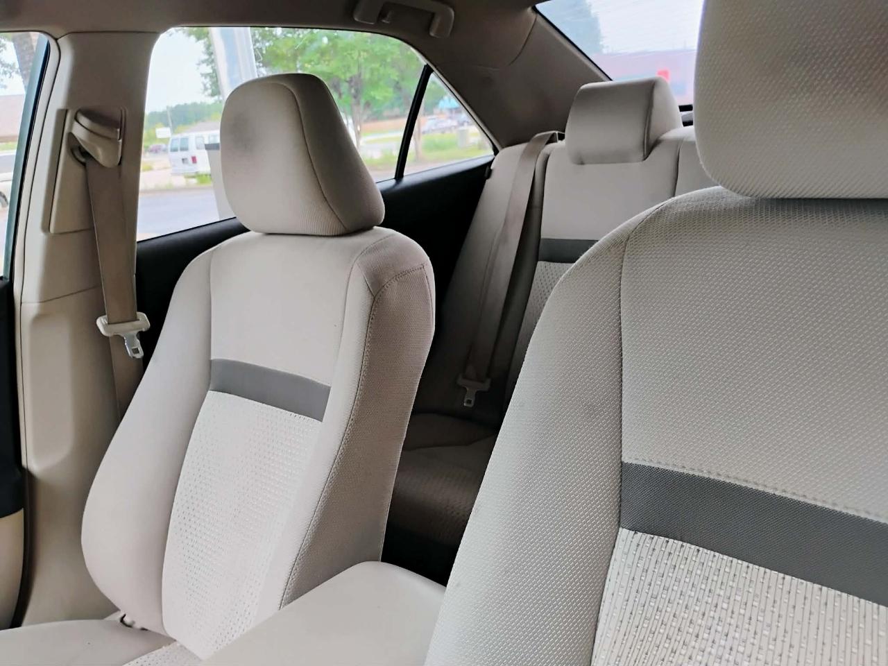 Toyota Camry 4dr Sdn I4 Auto XLE (Natl) 2013