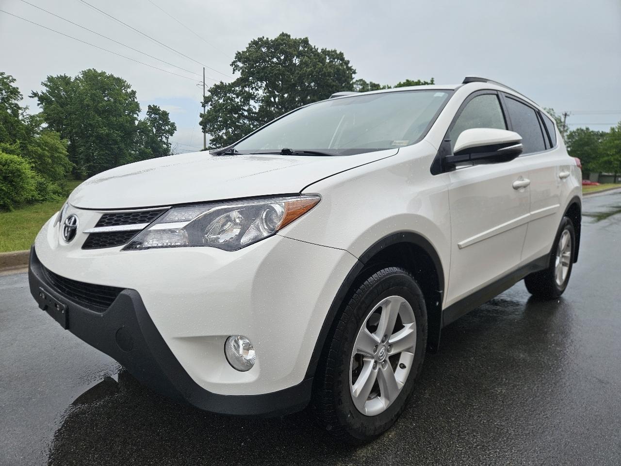 Toyota RAV4 AWD 4dr XLE (Natl) 2013