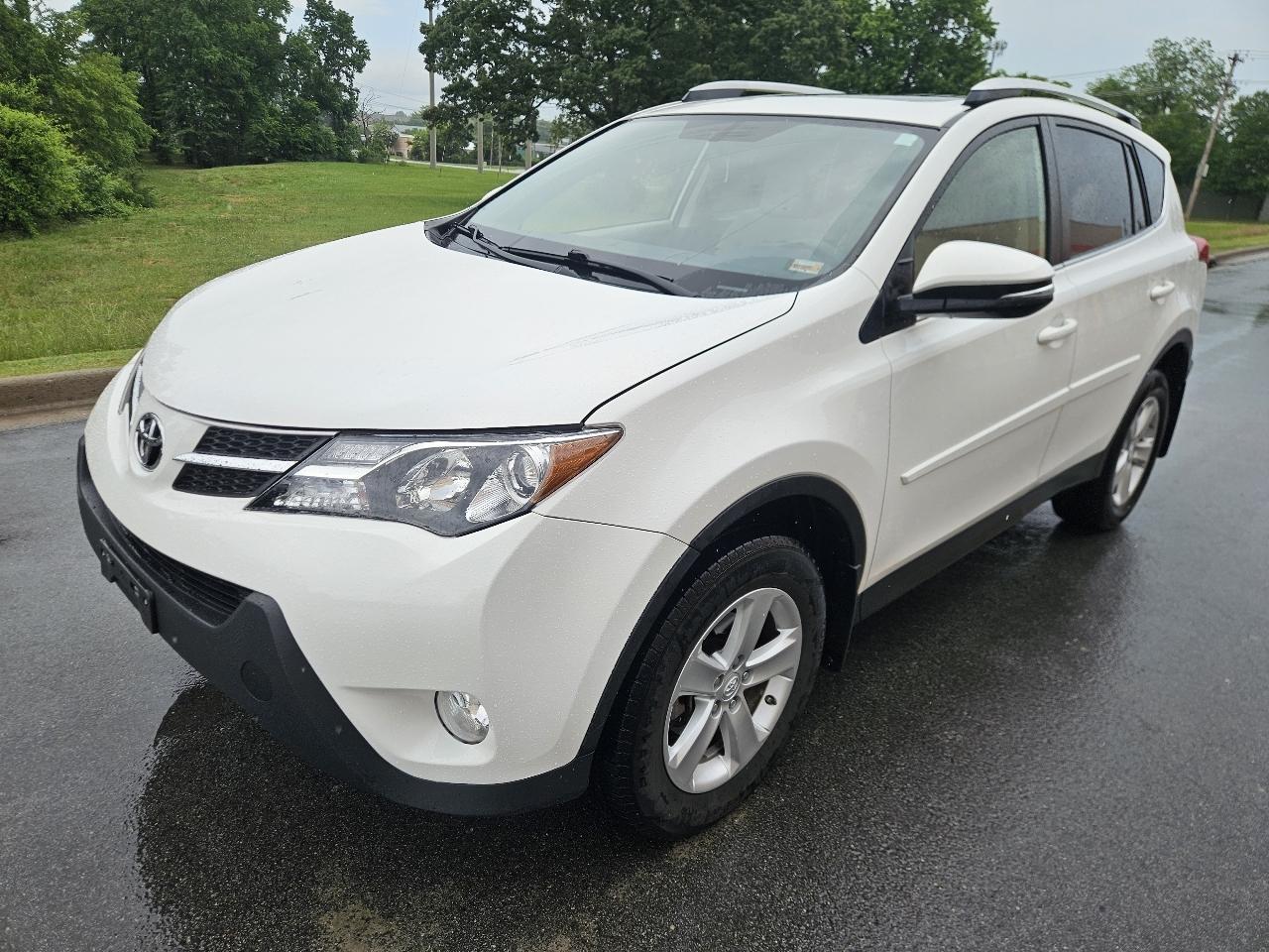 Toyota RAV4 AWD 4dr XLE (Natl) 2013