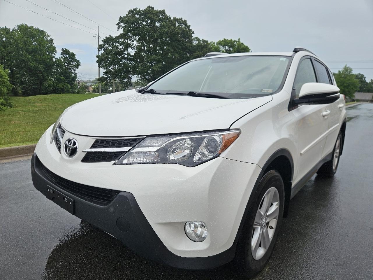Toyota RAV4 AWD 4dr XLE (Natl) 2013
