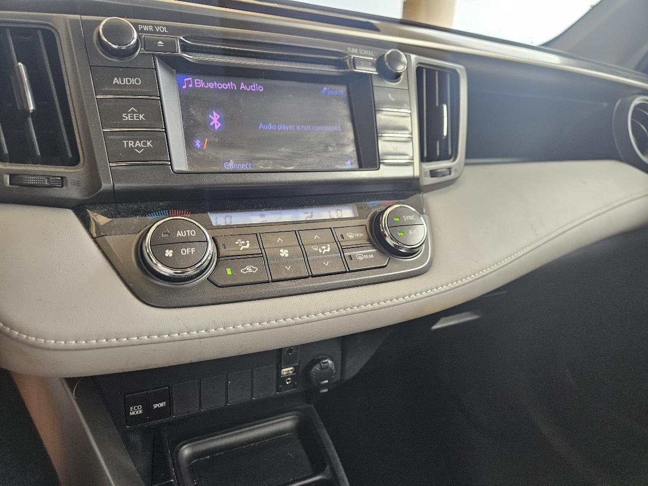 Toyota RAV4 AWD 4dr XLE (Natl) 2013