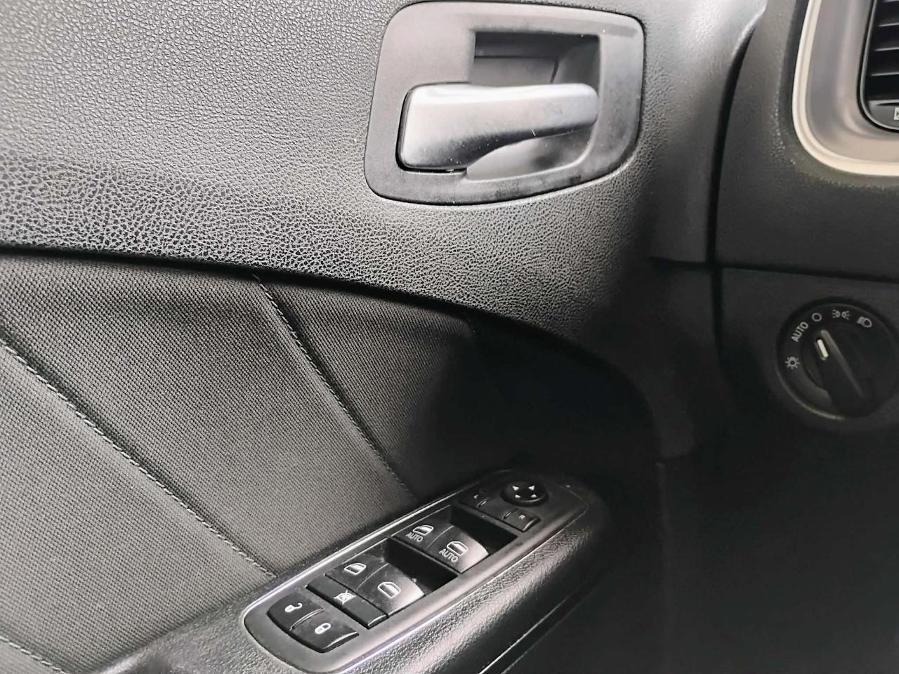 Dodge Charger SXT RWD 2020