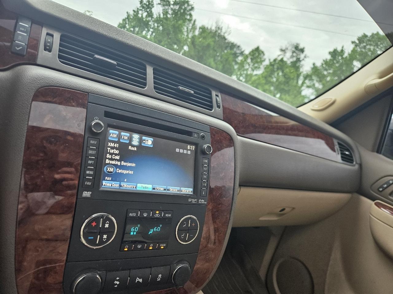 Chevrolet Tahoe 2WD 4dr 1500 LTZ 2012