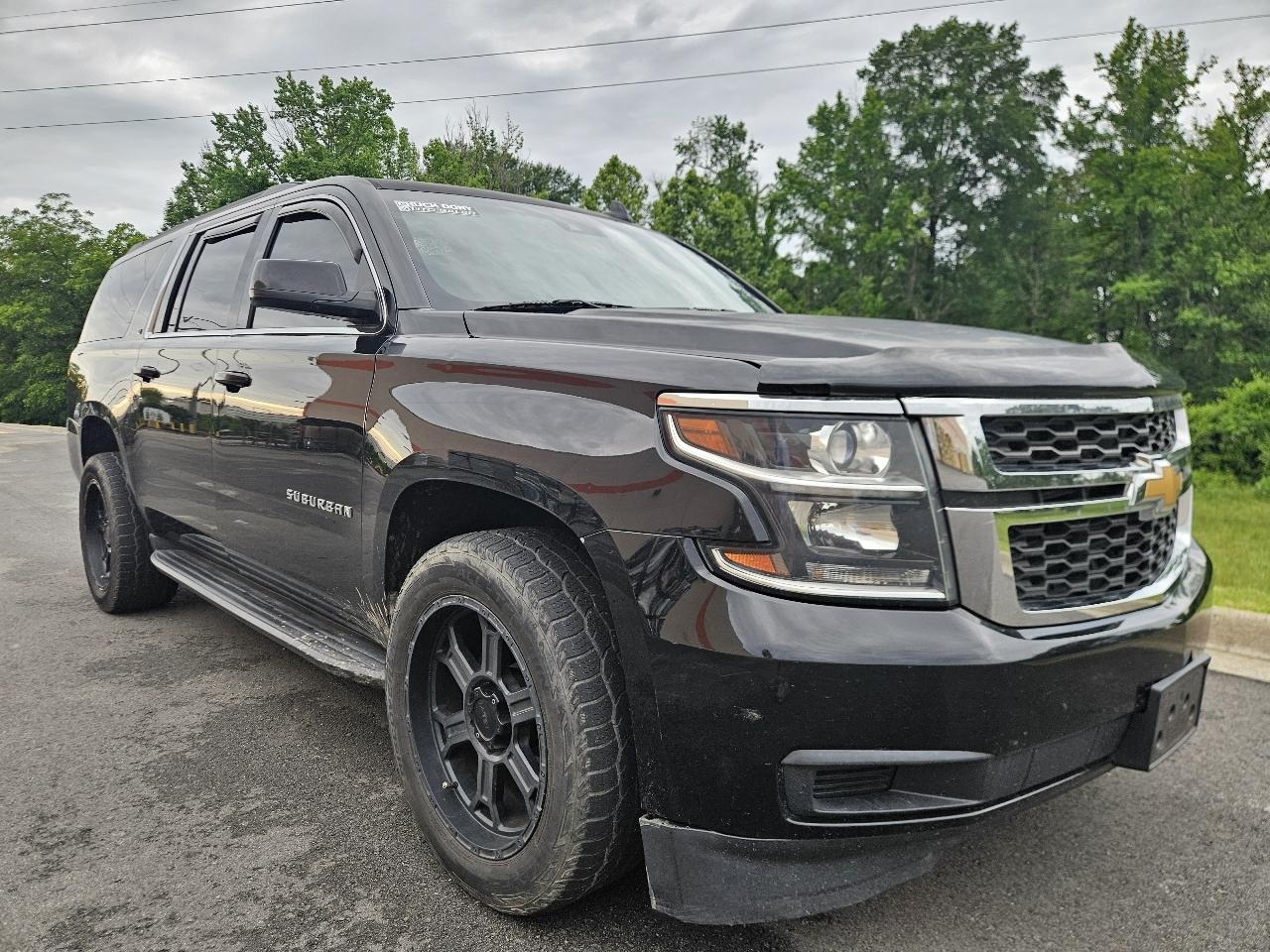 Chevrolet Suburban 4WD 4dr 1500 LT 2017